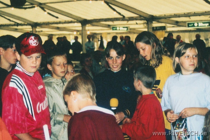 07 Fussball-Autogrammstunde – Bild 10
