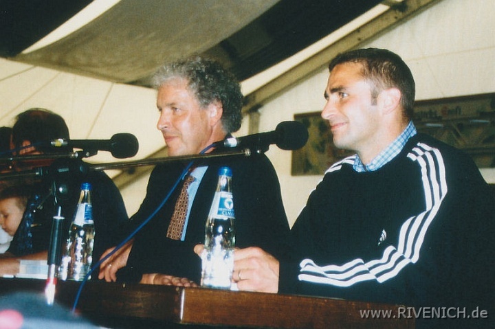 07 Fussball-Autogrammstunde – Bild 12